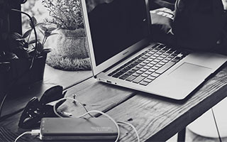 查查数据你就懂球了？还能指挥比赛了？你被骗惨了！